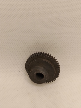 Шестерня ведомая U104-570-009