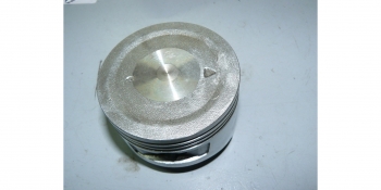 Поршень D77